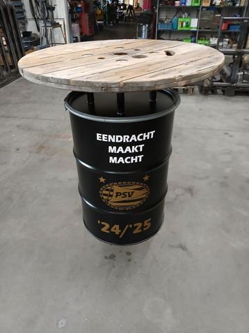Hangtafel,  bartafel  beschikbaar voor biedingen