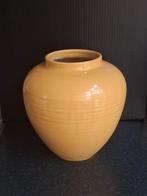 Oude Mobach vaas geel, Antiek en Kunst, Antiek | Keramiek en Aardewerk, Ophalen of Verzenden