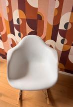 Schommelstoel MOET VANDAAG WEG, Huis en Inrichting, Stoelen, Ophalen, Zo goed als nieuw, Wit, Eén