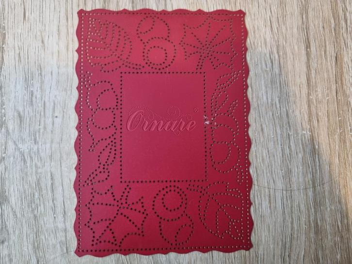 Rood metalen borduur mal borduurmal herfst, Hobby en Vrije tijd, Kaarten | Zelf maken, Zo goed als nieuw, Pons of Mal, Overige thema's