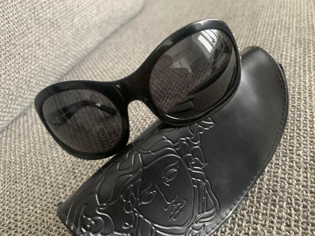 Zonnebril Versace, Sieraden, Tassen en Uiterlijk, Zonnebrillen en Brillen | Dames, Gebruikt, Zonnebril, Zwart, Gianni Versace