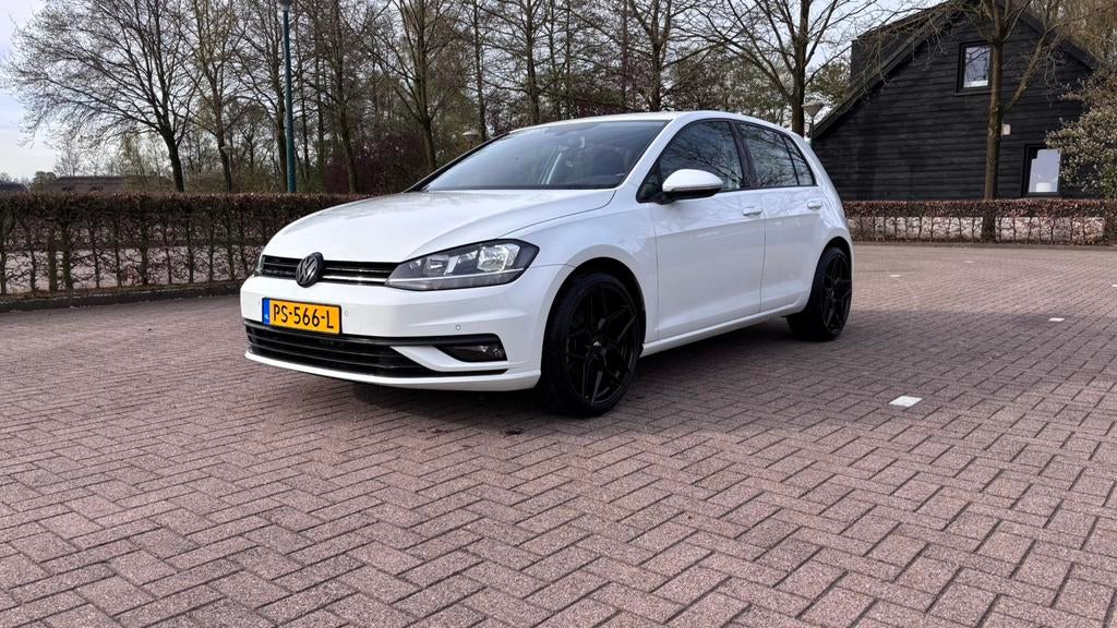 Volkswagen Golf 1.6 TDI 115pk 7-DSG 5D 2017 Wit, 4 cilinders, Wit, Origineel Nederlands, Diesel
