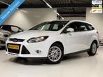 Ford Focus Wagon 1.0 E.B 101PK Titanium Navigatie|Trekhaak!, Euro 5, Gebruikt, Zwart, Wit