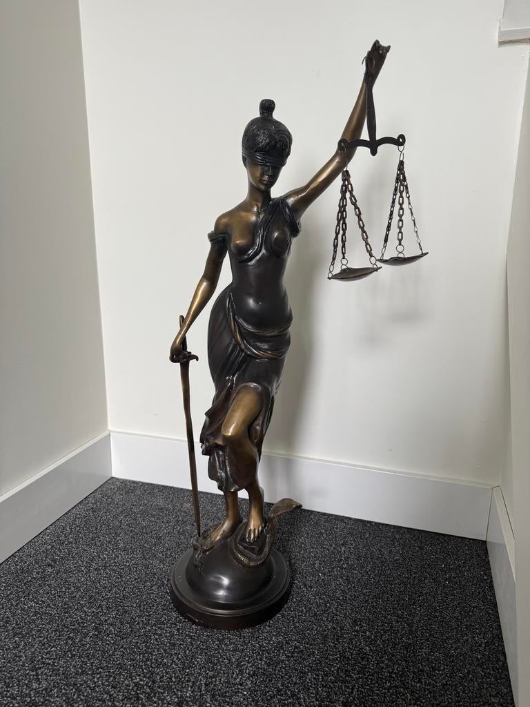 Vrouw Justitia bronzen beeld - GROOT, Antiek en Kunst, Antiek | Koper en Brons, Ophalen, Brons