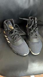 Adidas Bounce basketbalschoenen - Maat 41 1/3, Ophalen of Verzenden, Zo goed als nieuw, Schoenen