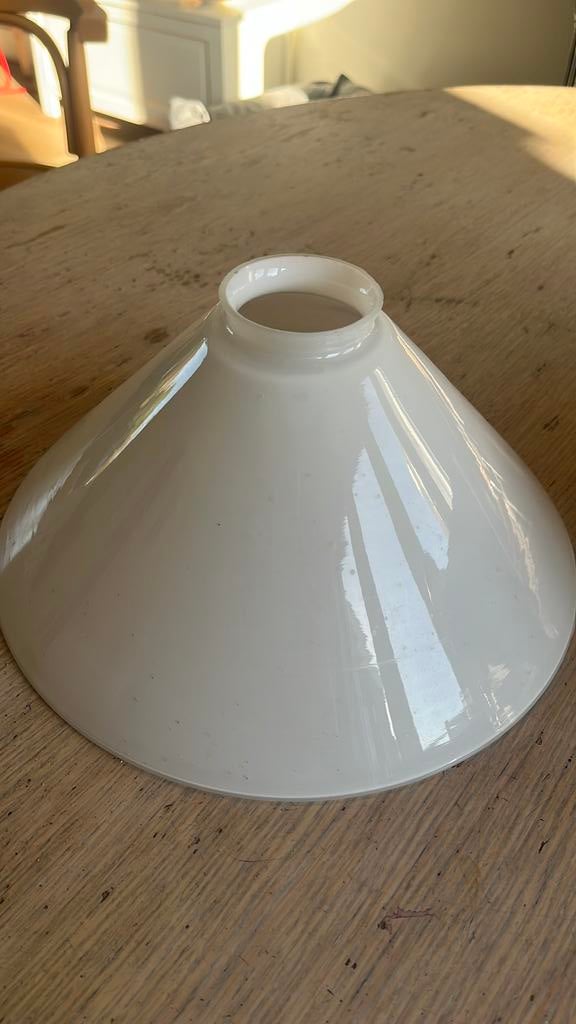 Melkglas lampenkapje, Ophalen, Zo goed als nieuw, Rond, Minder dan 25 cm
