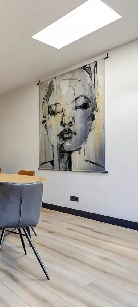 Gaaf wandkleed met gezicht, Ophalen