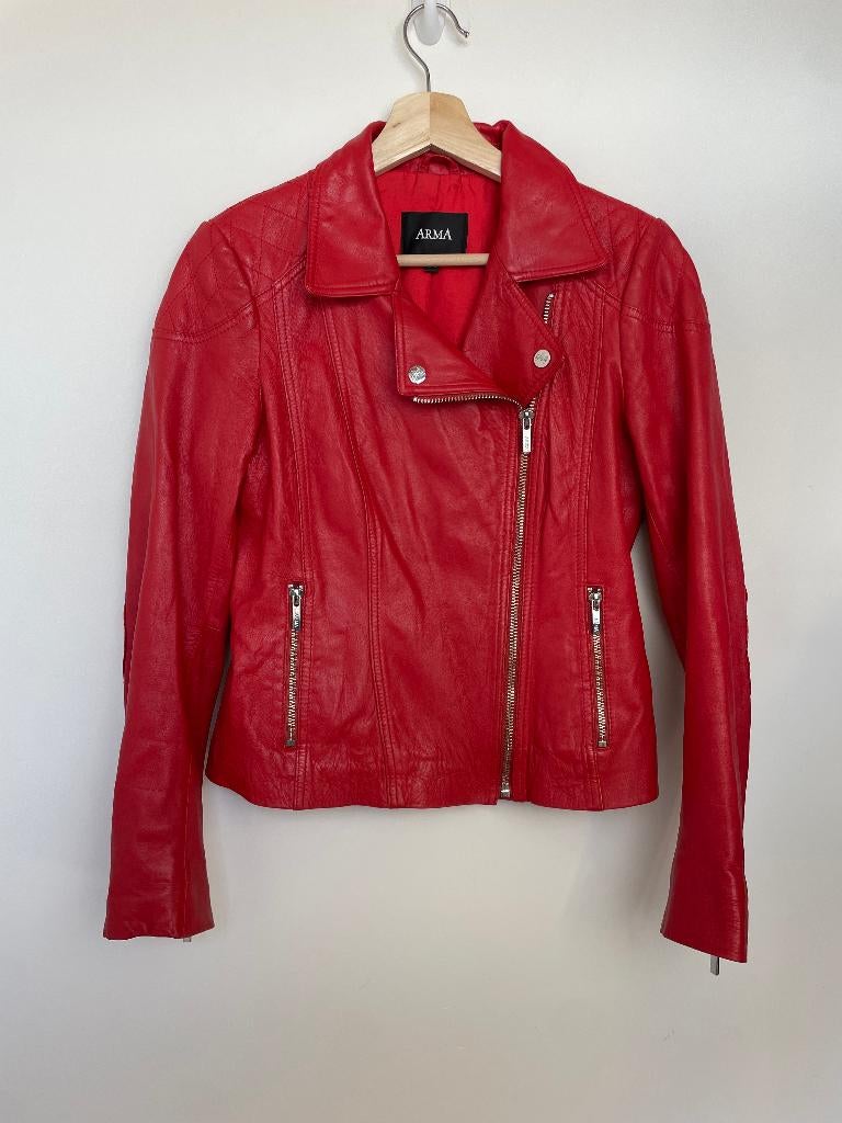Arma bikerjack maat 36 rood leer asymmetrische rits, Customerservice@armastore.com, Arma, Maat 36 (S), P.O. box 286, 1170 AG Badhoevedorp