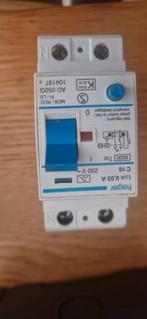 Hager AD 052G aardlekschakelaar/automaat C16 0.03A, Ophalen of Verzenden, Gebruikt, Schakelaar