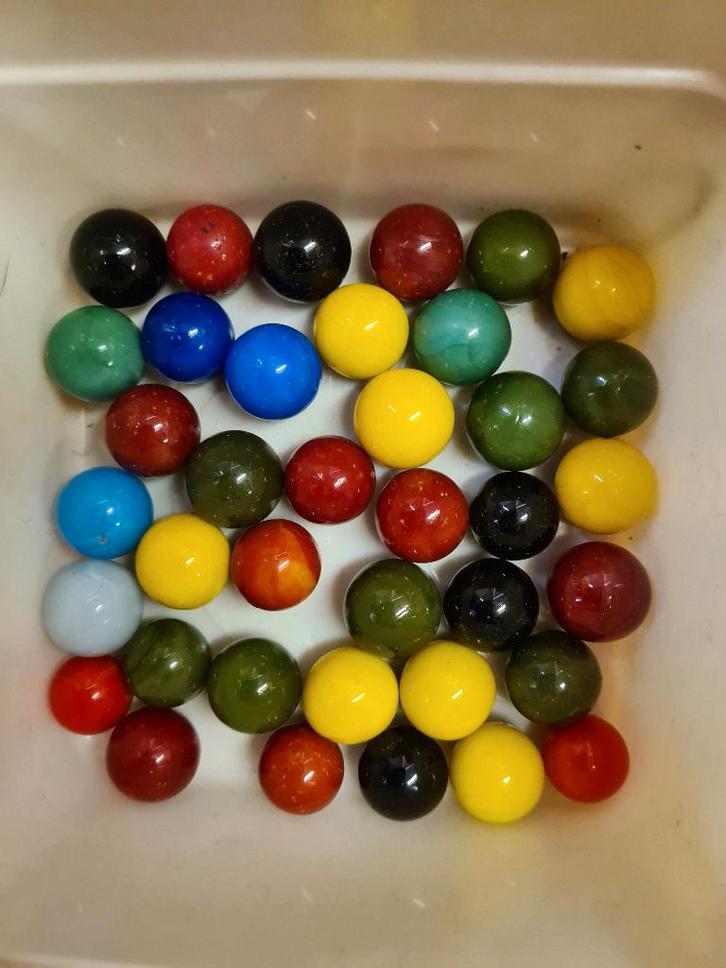 Knikkers of balletjes, glazen.           Diverse kleuren:, Kinderen en Baby's, Speelgoed | Educatief en Creatief, Gebruikt, Ophalen of Verzenden