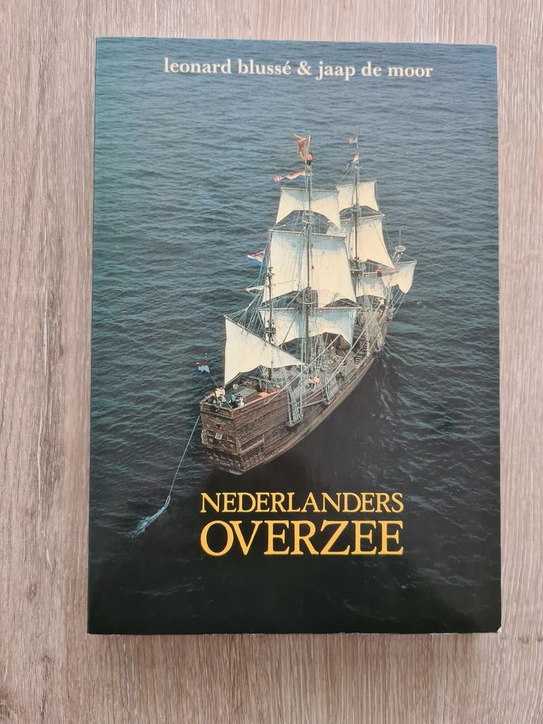Nederlanders Overzee, Ophalen of Verzenden, Boek of Tijdschrift