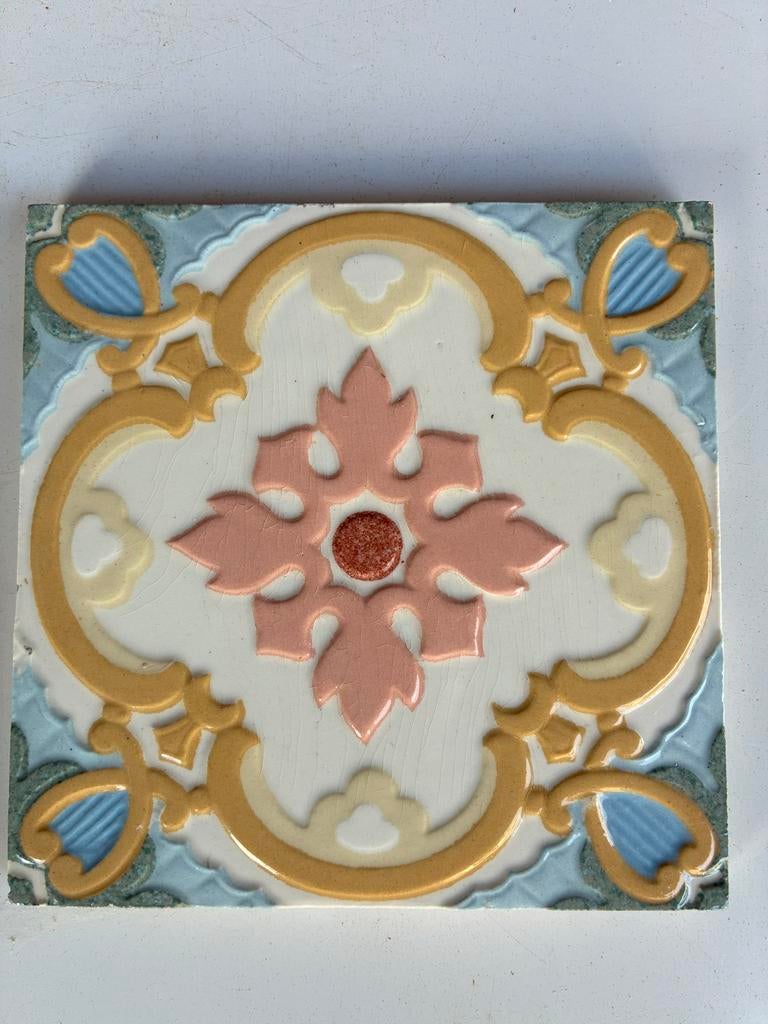 Jugendstil tegel Villeroy & Boch rond 1900, Antiek en Kunst, Antiek | Wandborden en Tegels, Ophalen of Verzenden