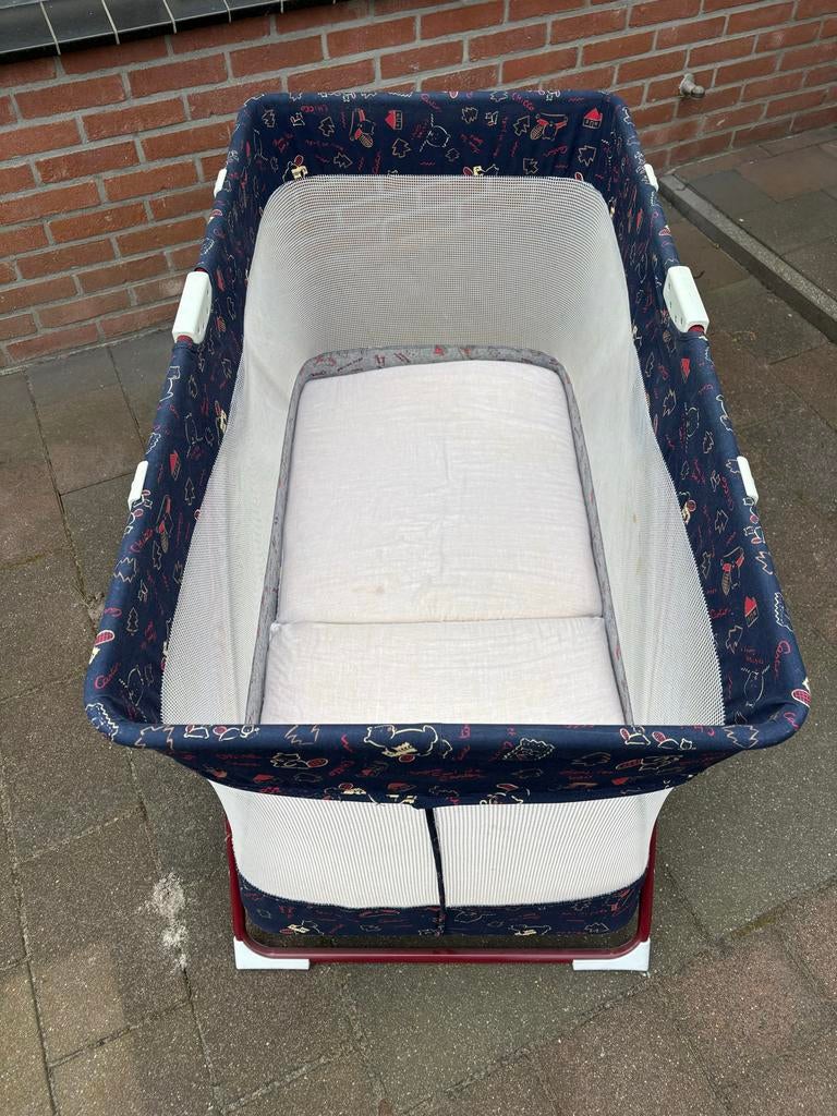 Handig inklapbaar campingbedje voor baby's en peuters, Ophalen, Gebruikt, Reisbedje