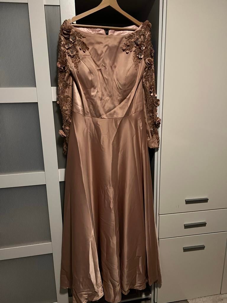 Elegante Avondjurk met Lange Mouwen en Bloemenapplicaties, Kleding | Dames, Jurken, Beige, Maat 46/48 (XL) of groter, Ophalen of Verzenden