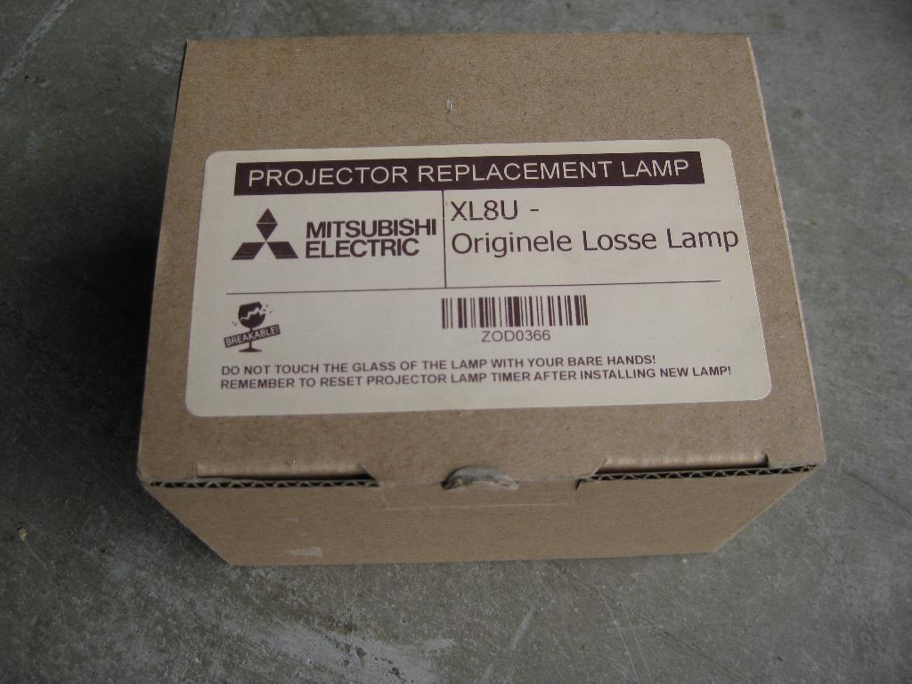 15790 1 mitsubishi beamer lamp xl8u, Audio, Tv en Foto, Beamer-accessoires, Nieuw, Ophalen of Verzenden, Beamerlamp