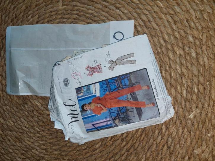McCall's M7936 Naaipatroon - Jumpsuit/Playsuit, Hobby en Vrije tijd, Kledingpatronen, Gebruikt, Overige typen, Vrouw, Overige merken