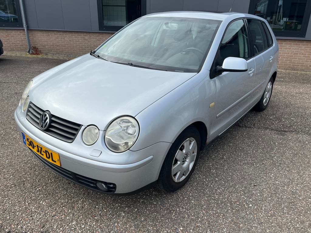 Volkswagen Polo 1.4 55KW 2002 Grijs, Voorwielaandrijving, 15 km/l, 4 cilinders, Origineel Nederlands