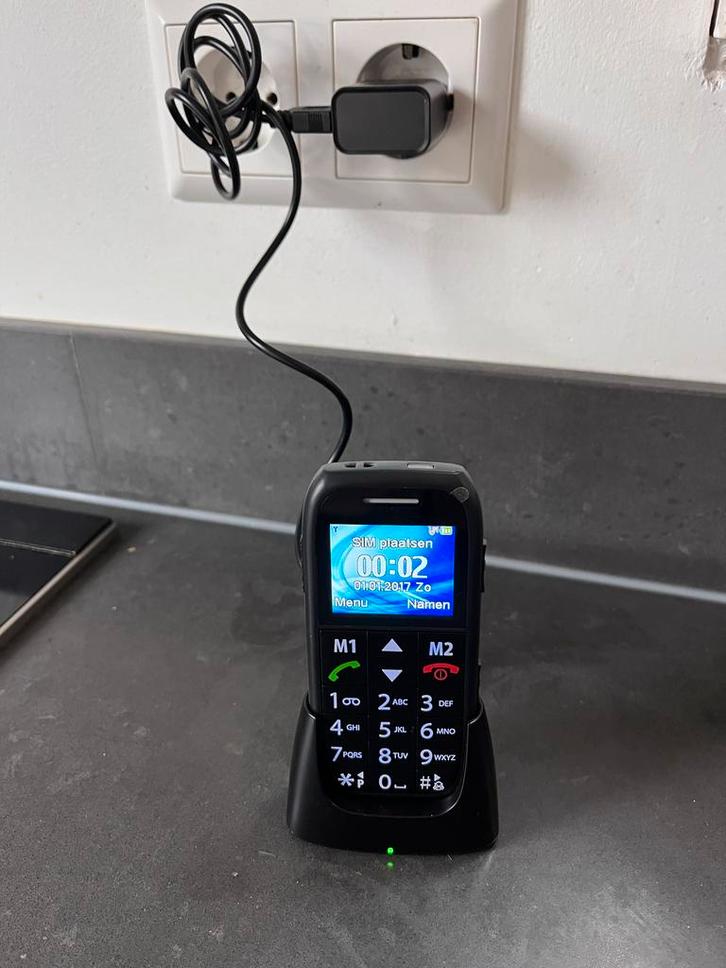 Fysic FM-7500 Senioren Mobiele Telefoon met Oplaadstation, Telecommunicatie, Mobiele telefoons | Overige merken, Zo goed als nieuw