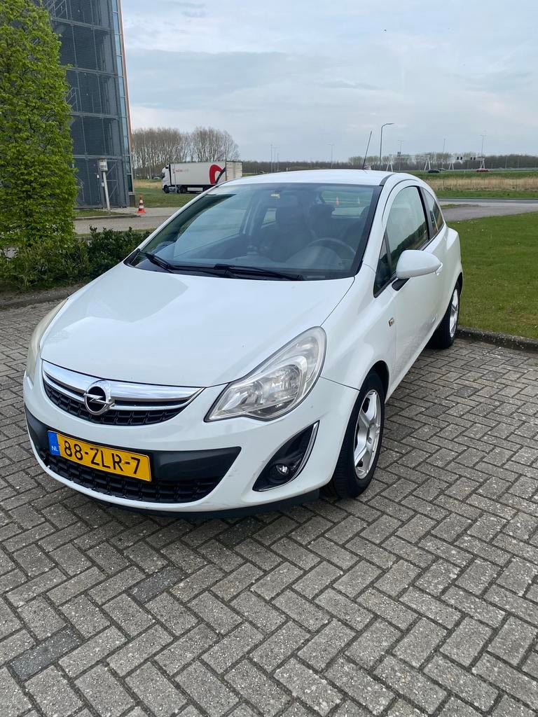 Opel Corsa 1.2 16V LPG 3D 2013 Wit, Auto's, Opel, Voorwielaandrijving, 83 pk, 4 cilinders, 1229 cc