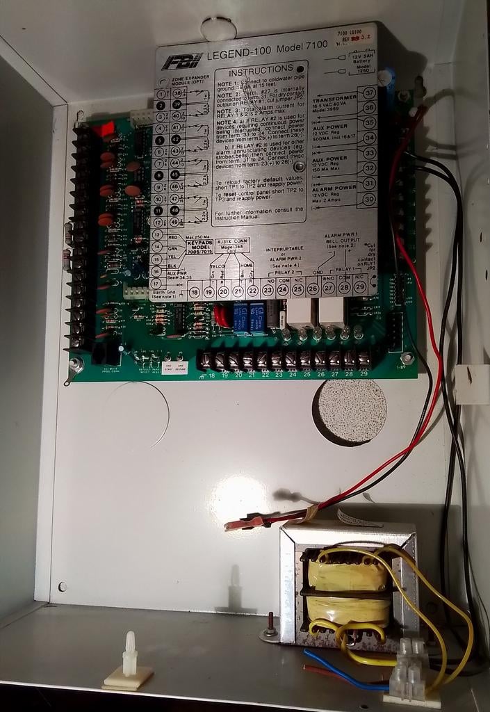 Alarmcentrale met magneet en trilsensors, Ophalen, Gebruikt