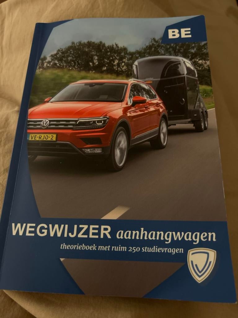 Theorieboek BE rijbewijs - Wegwijzer aanhangwagen, Ophalen of Verzenden, Zo goed als nieuw, Algemeen