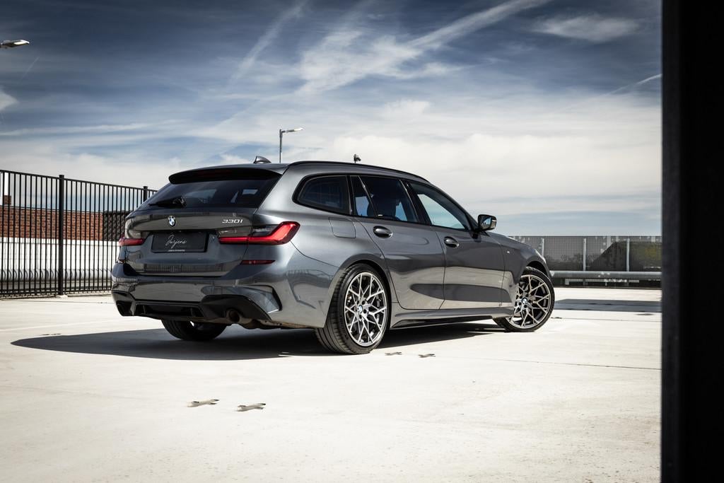 BMW 3-serie Touring 330i High Executive M Sport | 19" M Perf, Automaat, 1998 cc, Gebruikt, 4 cilinders