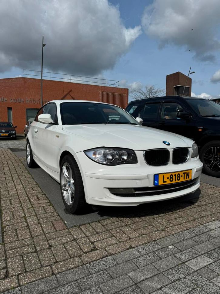 BMW 1-Serie 2.0 116I 3DR 2010 Wit, Auto's, BMW, Particulier, 1-Serie, ABS, Airbags, Airconditioning, Alarm, Boordcomputer, Elektrische stoelverstelling