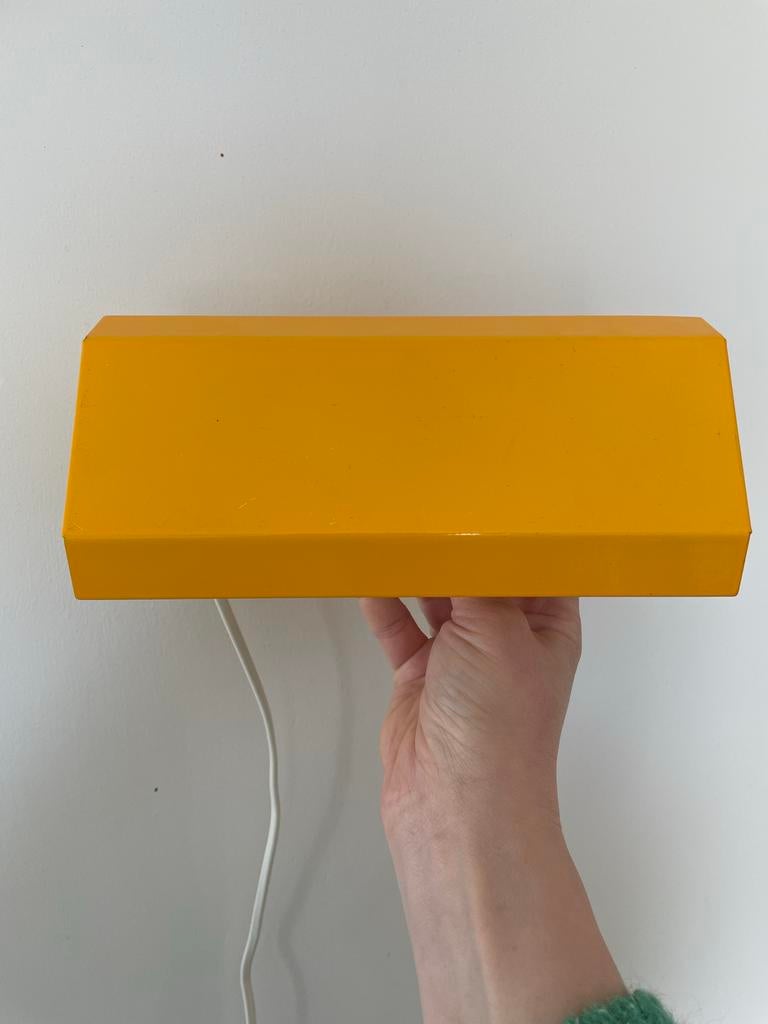 Retro Vintage Geel Nachtlampje Wandlampje Massive E14, Ophalen of Verzenden, Gebruikt, Metaal