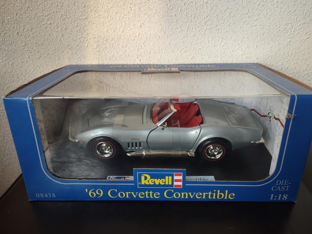 Revell '69 Corvette Convertible Die-Cast Model 1:18, Hobby en Vrije tijd, Ophalen of Verzenden, Zo goed als nieuw, Auto, Revell
