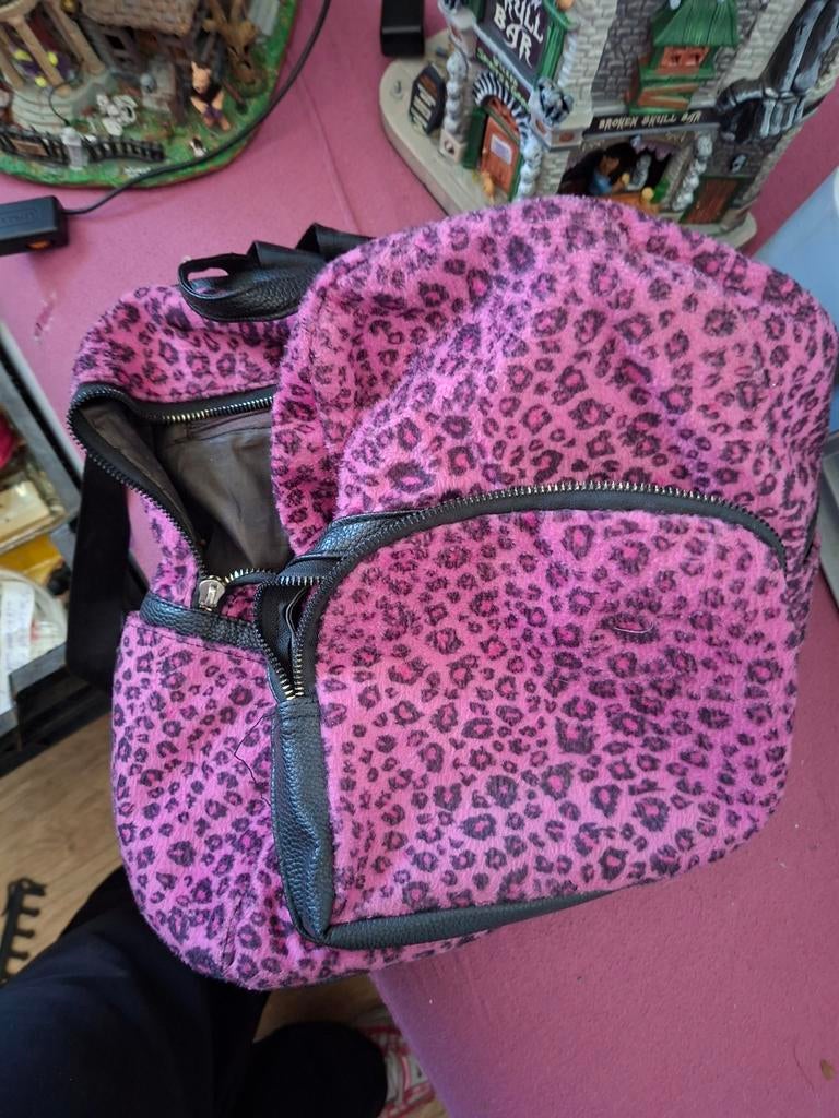 Paarse rugzak met panterprint - Verzendkosten koper, Overige merken, Gebruikt, 25 tot 40 cm, Ophalen of Verzenden