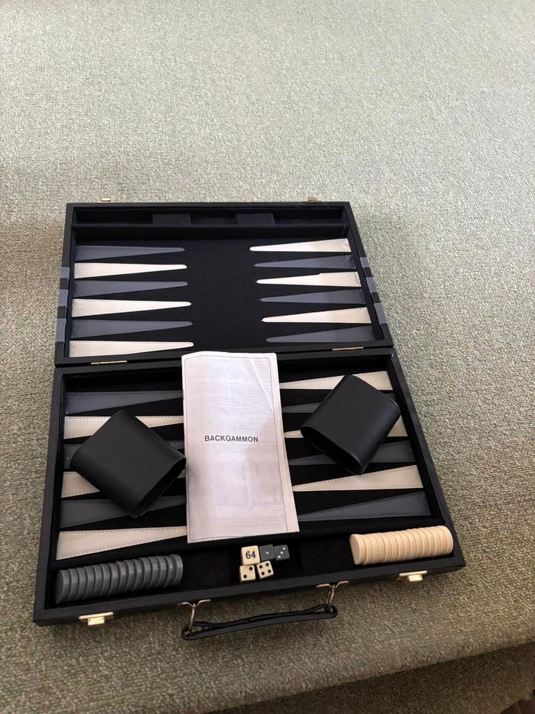 Backgammon in zwart koffertje, Ophalen, Zo goed als nieuw