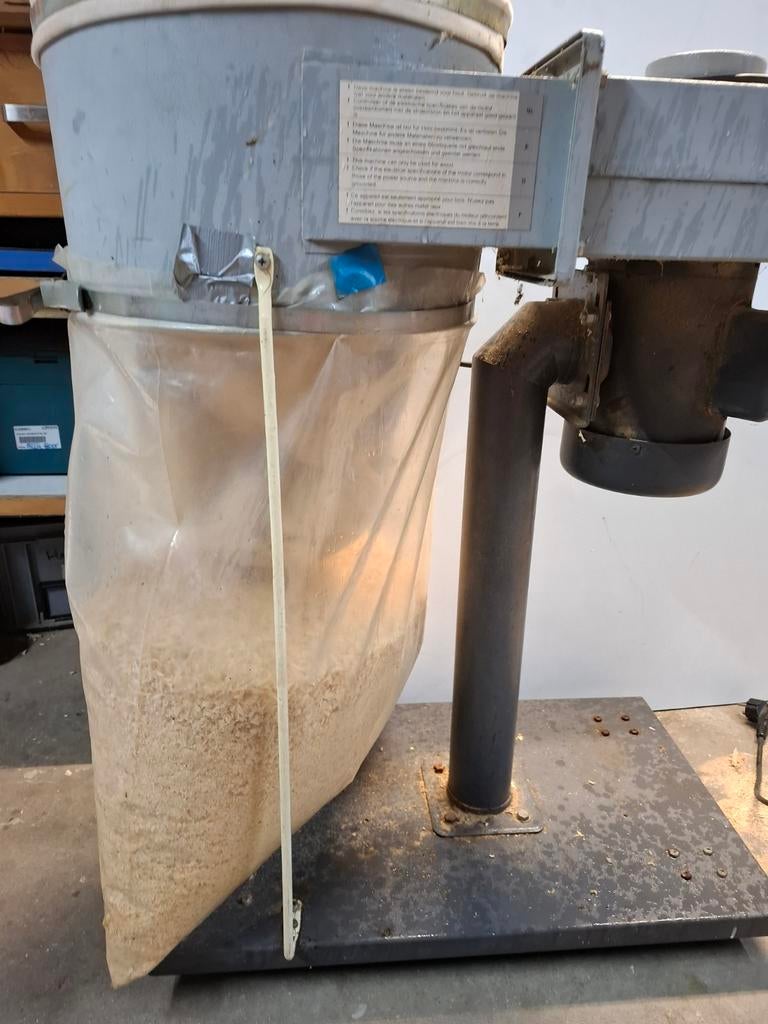 Afzuiginstallatie, Ophalen, Afzuiger