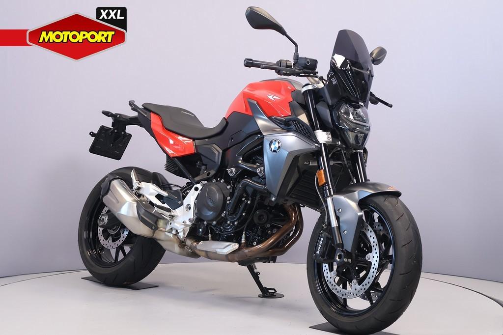 BMW F 900 R, Bedrijf, Naked bike