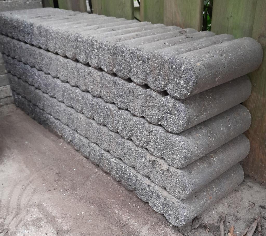 palissade antraciet, 8 cm dik 1 meter lang 25 cm hoog, 25 tot 50 cm, 25 cm of meer, Ophalen of Verzenden, Zo goed als nieuw