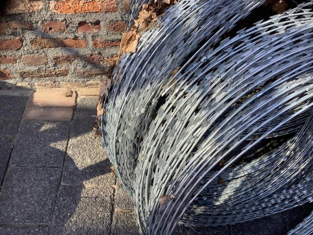 Scheermesjesdraad 50 meter - Beveiliging, Tuin en Terras, Gaas en Draad, Nieuw, 20 meter of meer, Ophalen