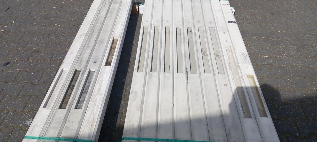 Nieuwe grijze betonpalen div lengtes, Tuin en Terras, Schuttingen, Ophalen, Nieuw, Minder dan 3 meter