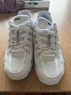 Nike P-6000 sneakers wit maat 44, Kleding | Heren, Schoenen, Ophalen of Verzenden, Zo goed als nieuw, Wit, Sneakers of Gympen
