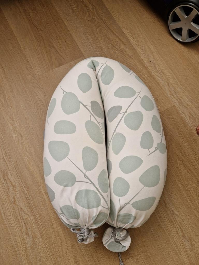 Doomoo voedingskussen met extra hoes, Ophalen, Gebruikt