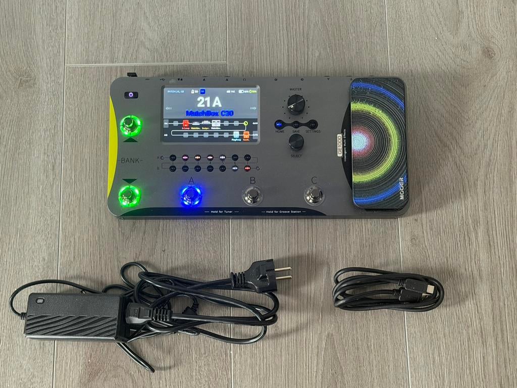 Moeer GE1000Li multi effect unit voor gitaar (in nieuwstaat), Ophalen of Verzenden, Zo goed als nieuw, Delay of Echo