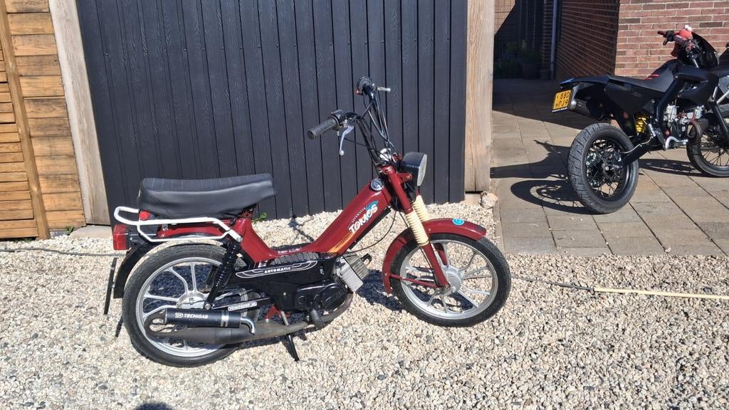 Nette Tomos, Ophalen, Standard