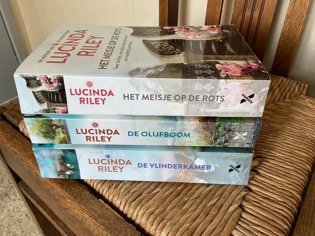 3  Romans van Lucinda Riley, Ophalen of Verzenden, Zo goed als nieuw, Lucinda Riley, Europa overig