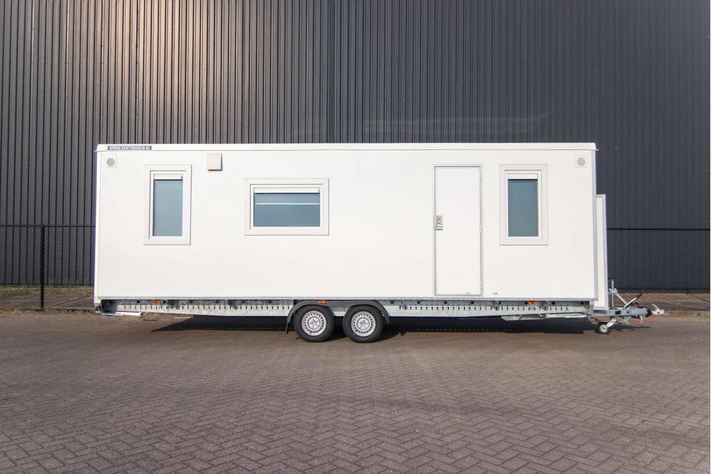 Mobiele Woonunit 7m | Slaapwagen op wielen uit voorraad, Zakelijke goederen, Machines en Bouw | Keten en Containers, Ophalen of Verzenden
