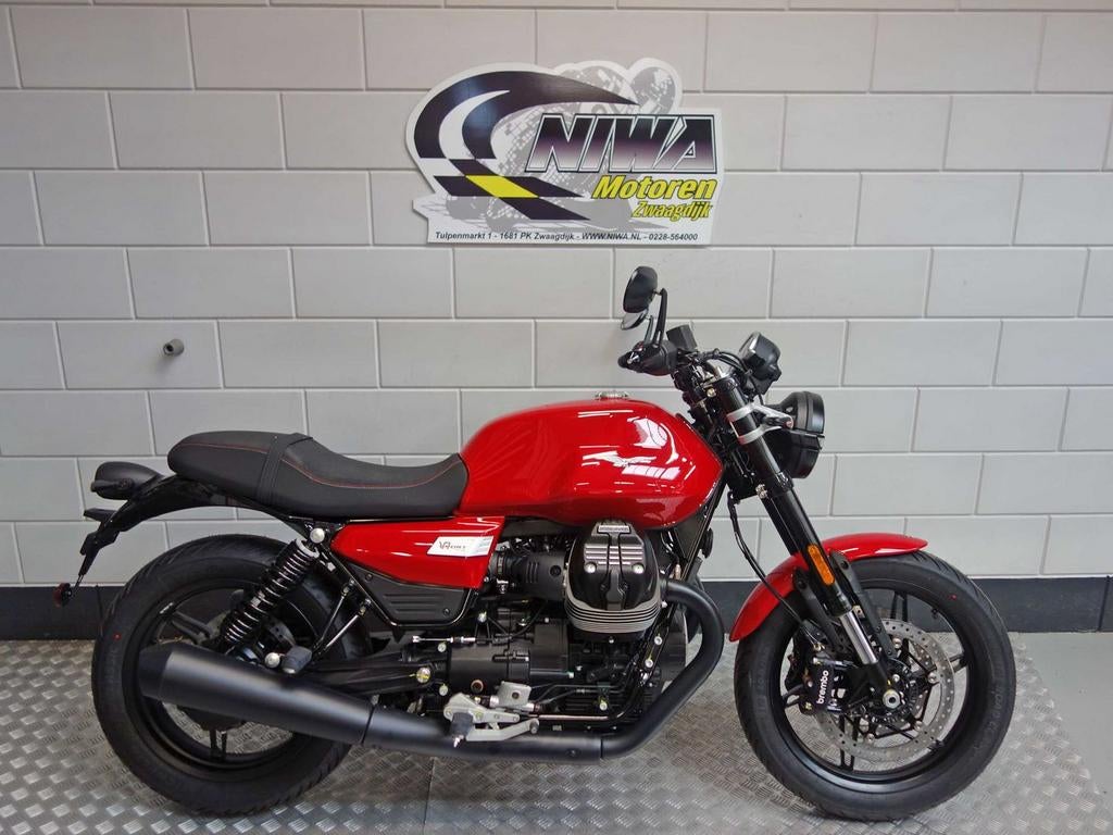 MOTO GUZZI V 7, 2 cilinders, Bedrijf, Onbekend, Sport