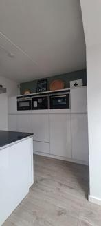 Hoogglans witte kastenwand met Siemens apparatuur, Ophalen, Gebruikt, Wit, Overige typen