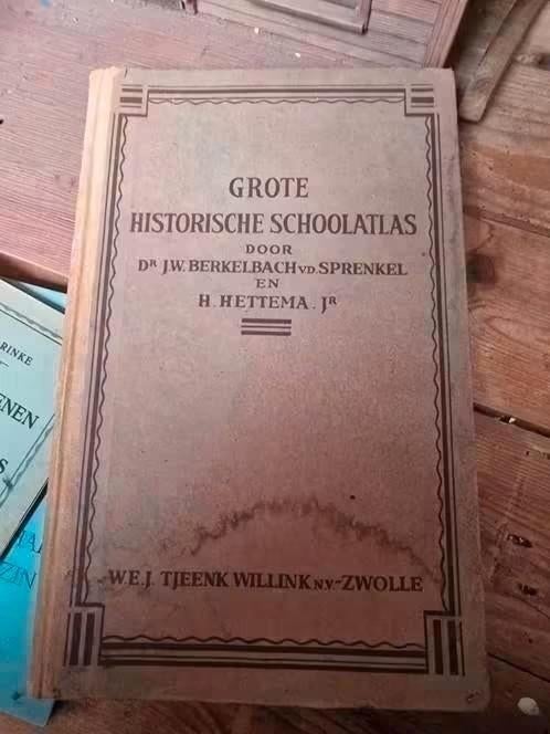 Grote Historische Schoolatlas - Dr. Berkelbach & Hettema, Boeken, Atlassen en Landkaarten, Gelezen, Overige atlassen, Ophalen of Verzenden