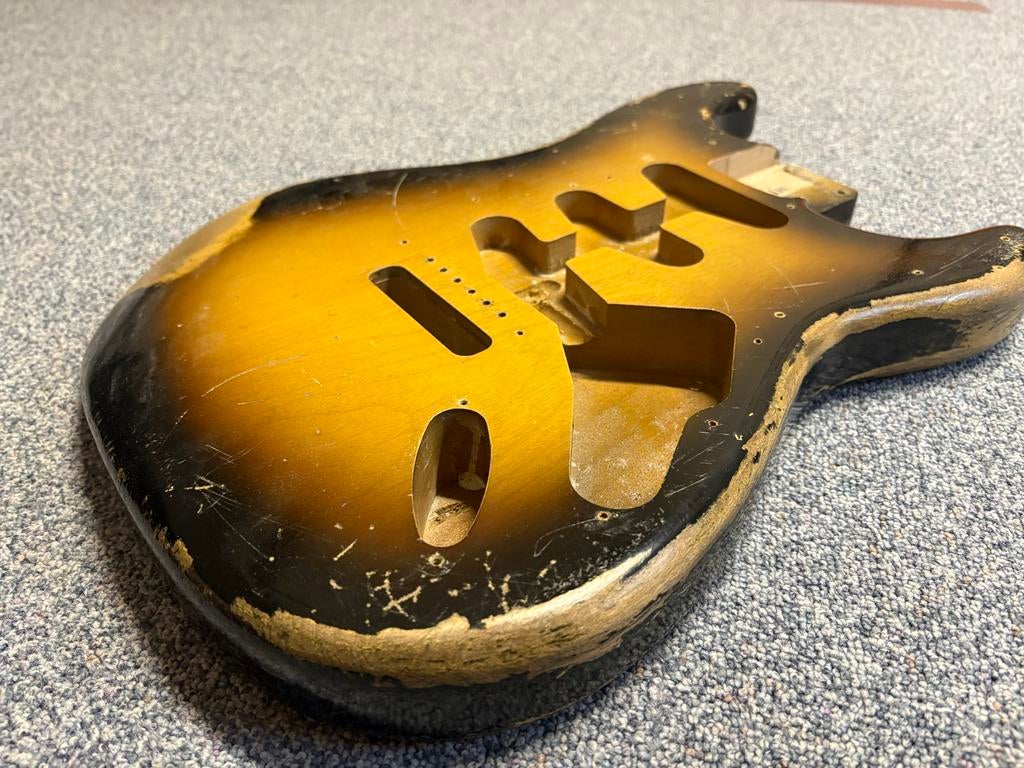MJT Relic Stratocaster Body Sunburst, Muziek en Instrumenten, Instrumenten | Onderdelen, Ophalen of Verzenden, Zo goed als nieuw