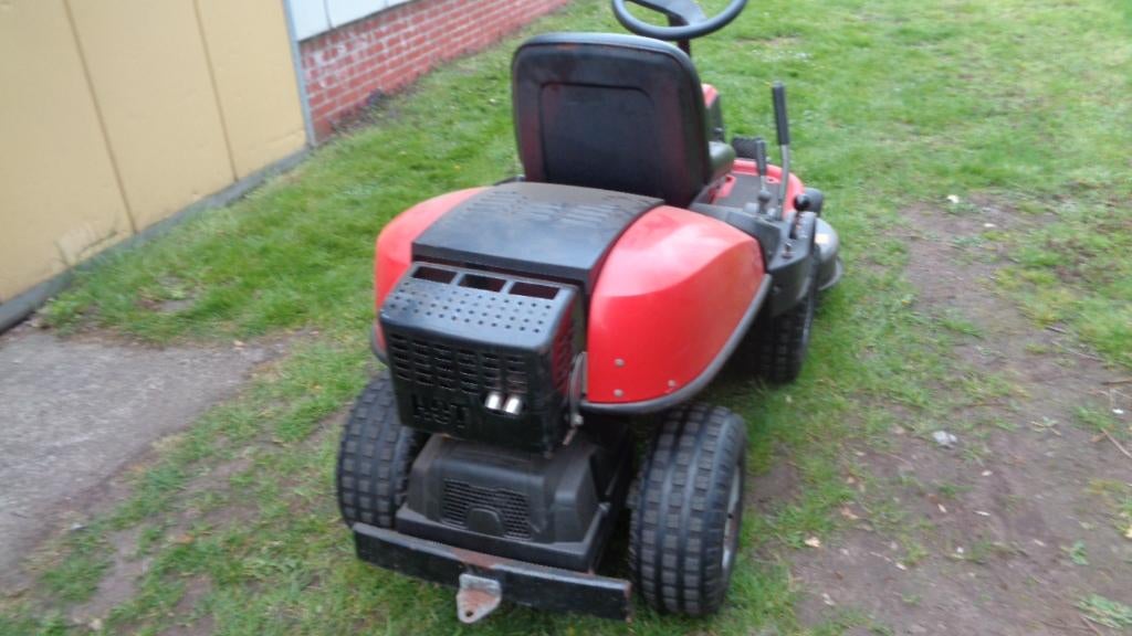 wegens inruil  jonsered (husqvarna) frontmaaier  handgeschak, Tuin en Terras, Ophalen, Gebruikt, Husqvarna, Nederland