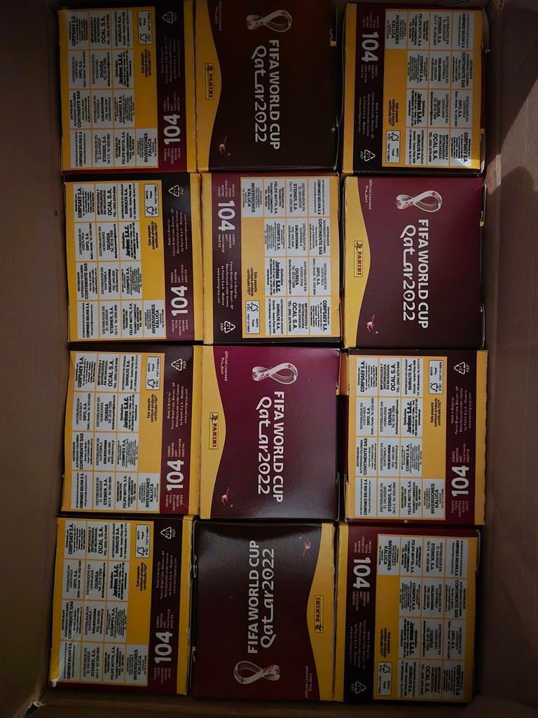 Panini Worldcup 2022 orange boxen 104 pakjes, Verzenden, Nieuw, Meerdere stickers