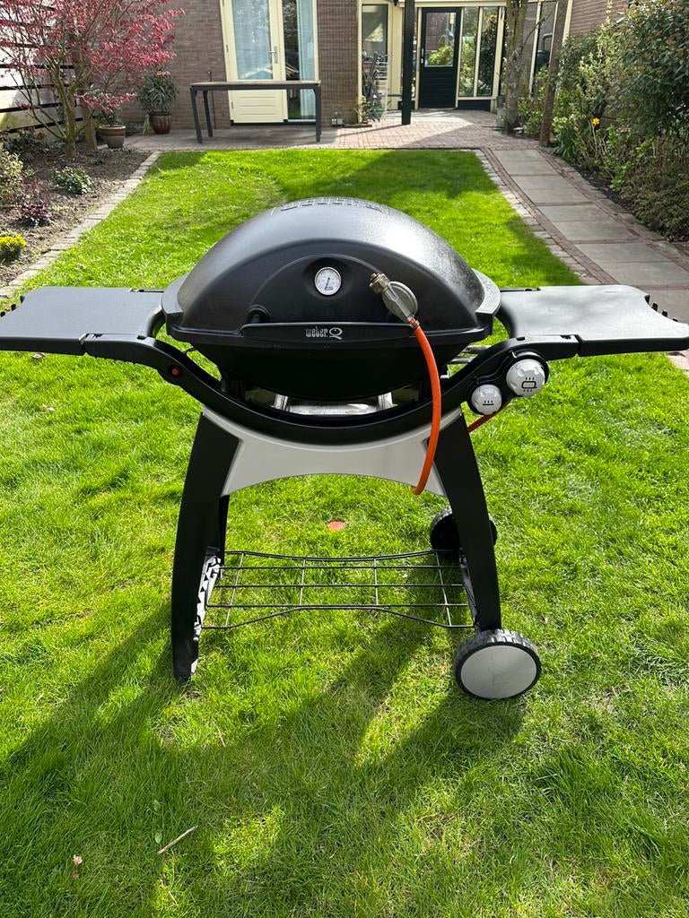 Weber q 3200 gasbarbeque, Tuin en Terras, Gasbarbecues, Ophalen, Zo goed als nieuw