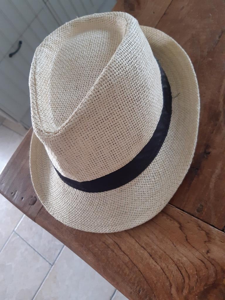 Zomerhoed, Ophalen of Verzenden, Gedragen